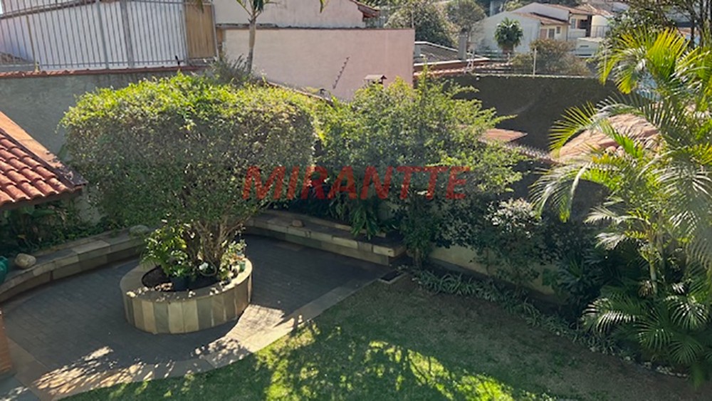 Sobrado de 570m² com 4 quartos em Jardim Virginia Bianca