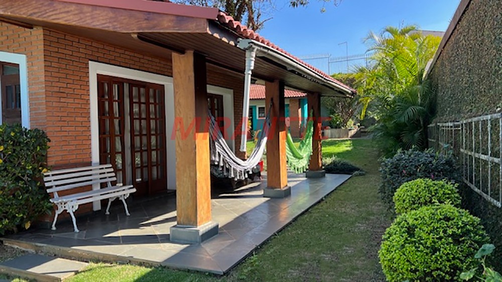Sobrado de 570m² com 4 quartos em Jardim Virginia Bianca