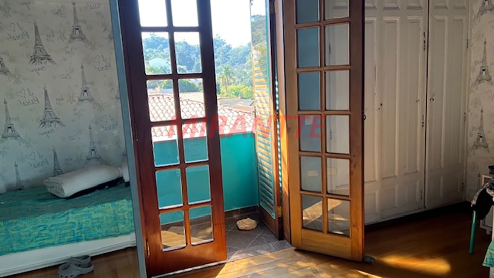 Sobrado de 570m² com 4 quartos em Jardim Virginia Bianca