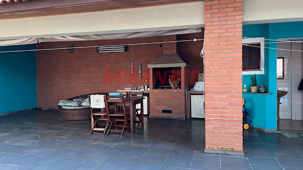 Sobrado de 570m² com 4 quartos em Jardim Virginia Bianca