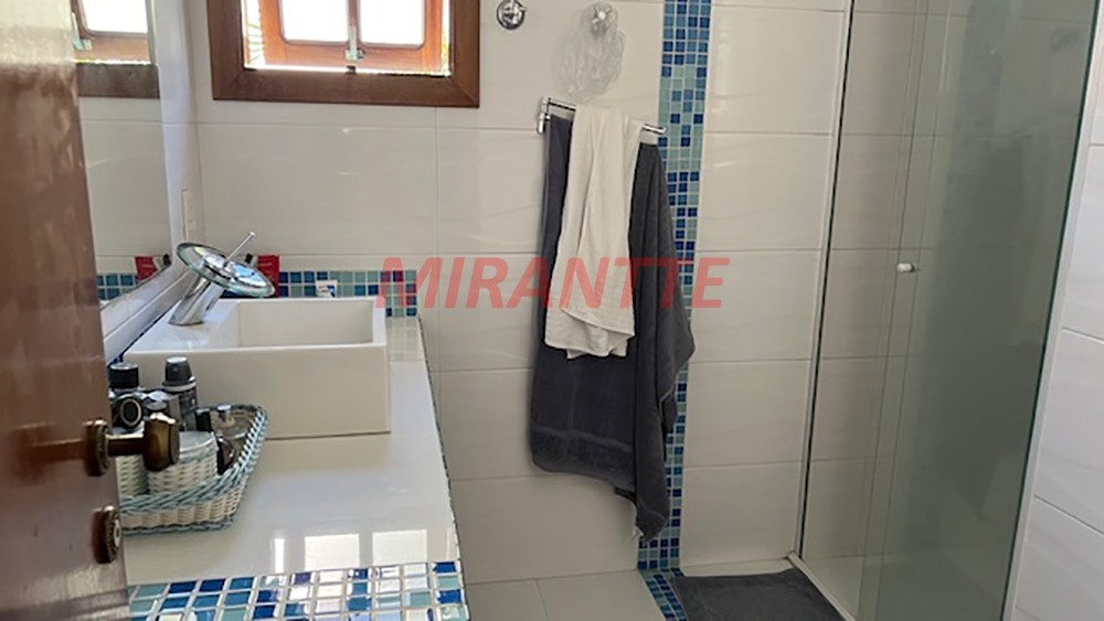 Sobrado de 570m² com 4 quartos em Jardim Virginia Bianca