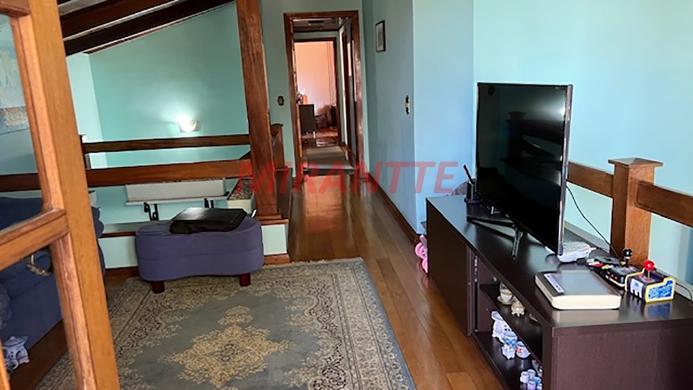 Sobrado de 570m² com 4 quartos em Jardim Virginia Bianca