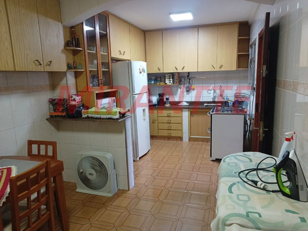 Sobrado de 230m² com 4 quartos em Vila Medeiros