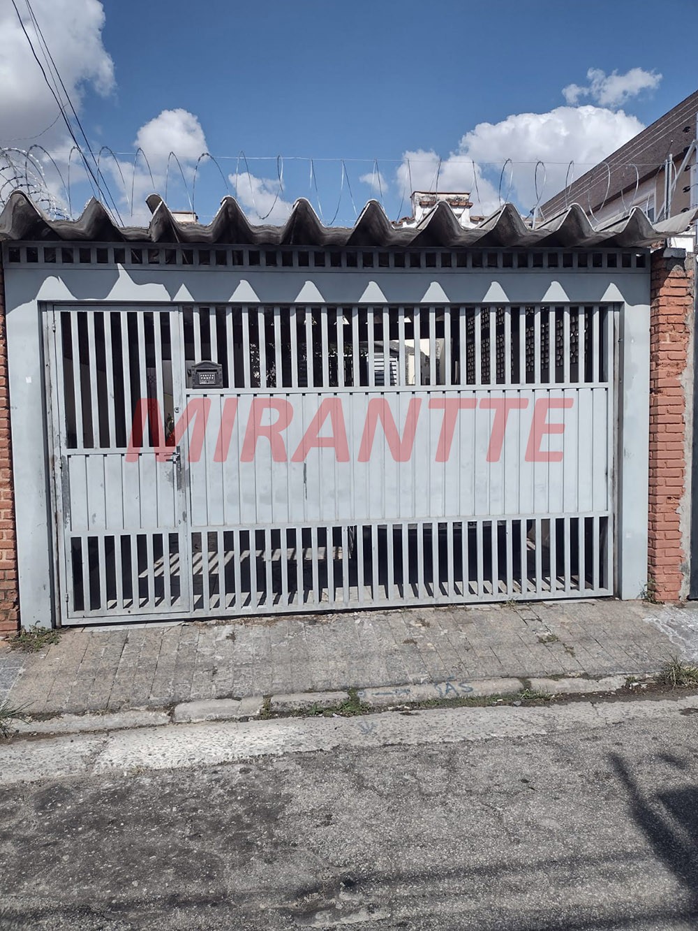 Casa terrea de 240m² com 4 quartos em Vila Mazzei