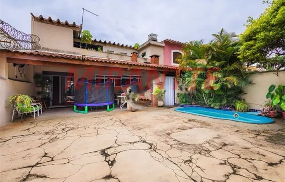 Sobrado de 422m² com 4 quartos em Vila Rosália