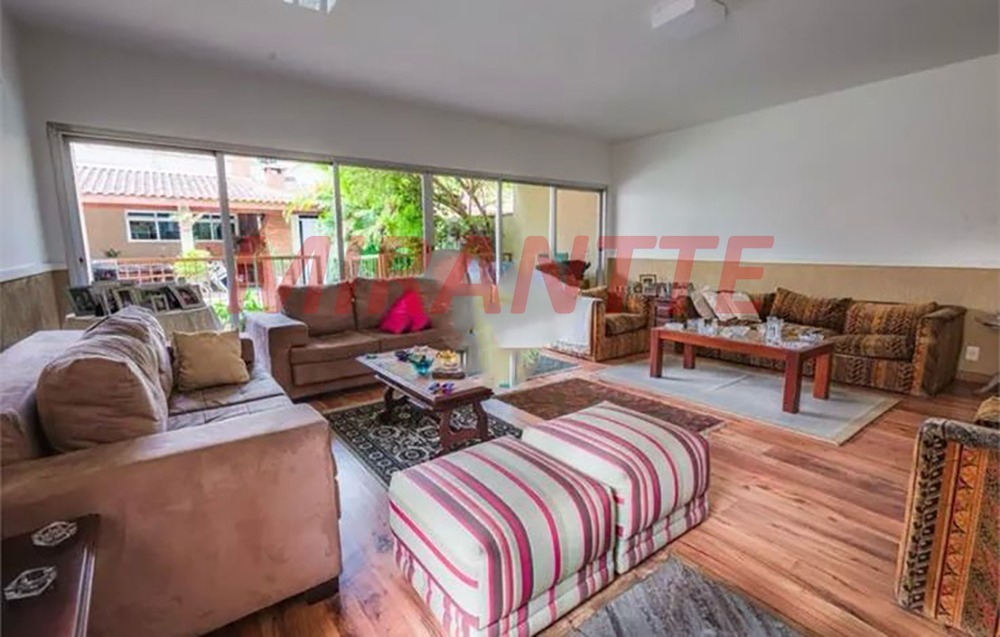 Sobrado de 422m² com 4 quartos em Vila Rosália