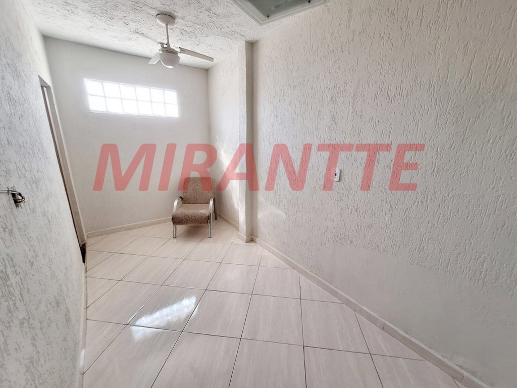 Sobrado de 200m² com 8 quartos em Vila Ede