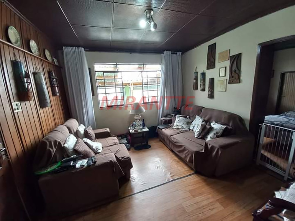 Casa terrea de 250m² com 3 quartos em Vila Mangalot