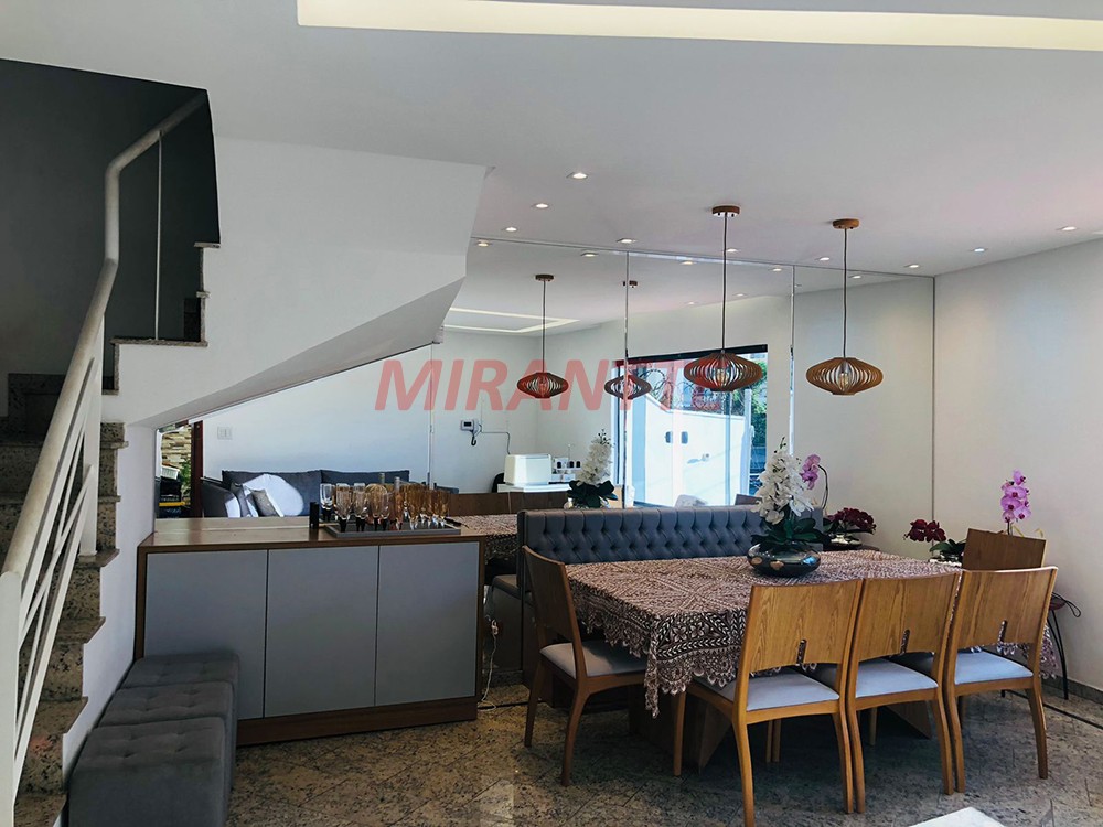 Sobrado de 143m² com 3 quartos em Santa Teresinha