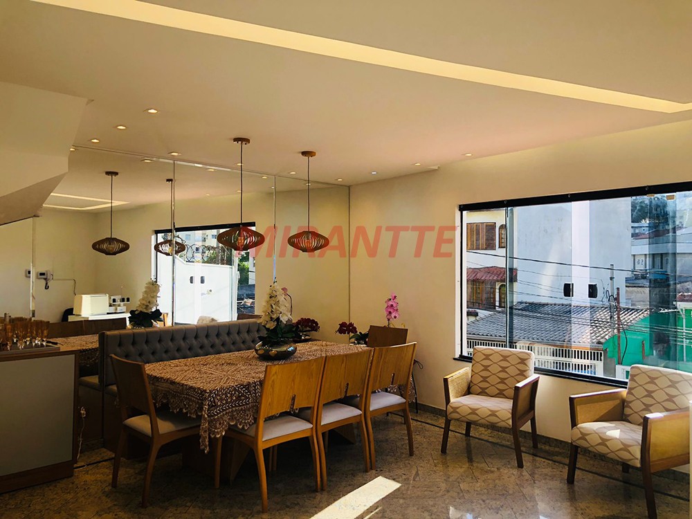 Sobrado de 143m² com 3 quartos em Santa Teresinha