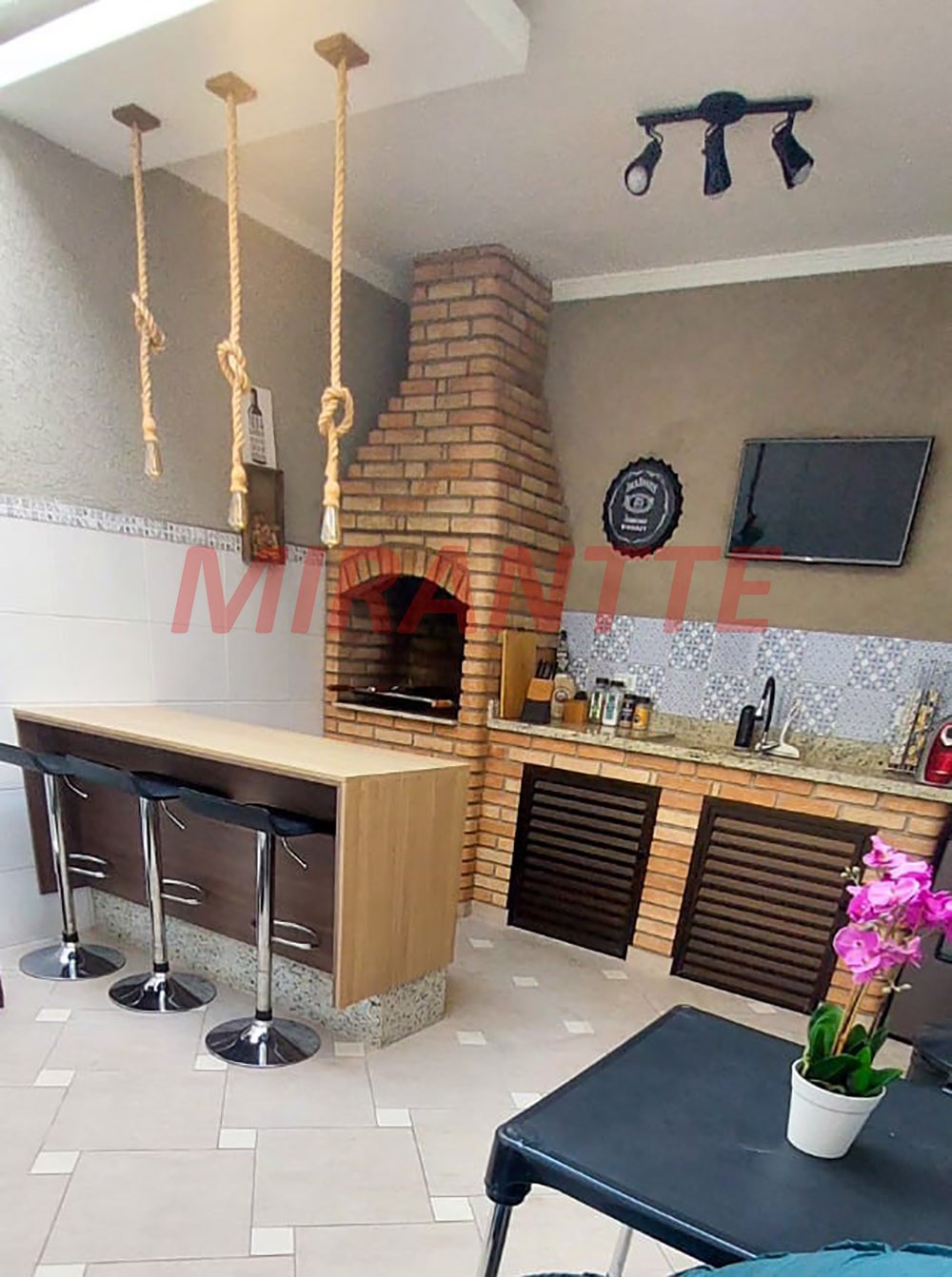 Sobrado de 150m² com 3 quartos em Vila Mazzei