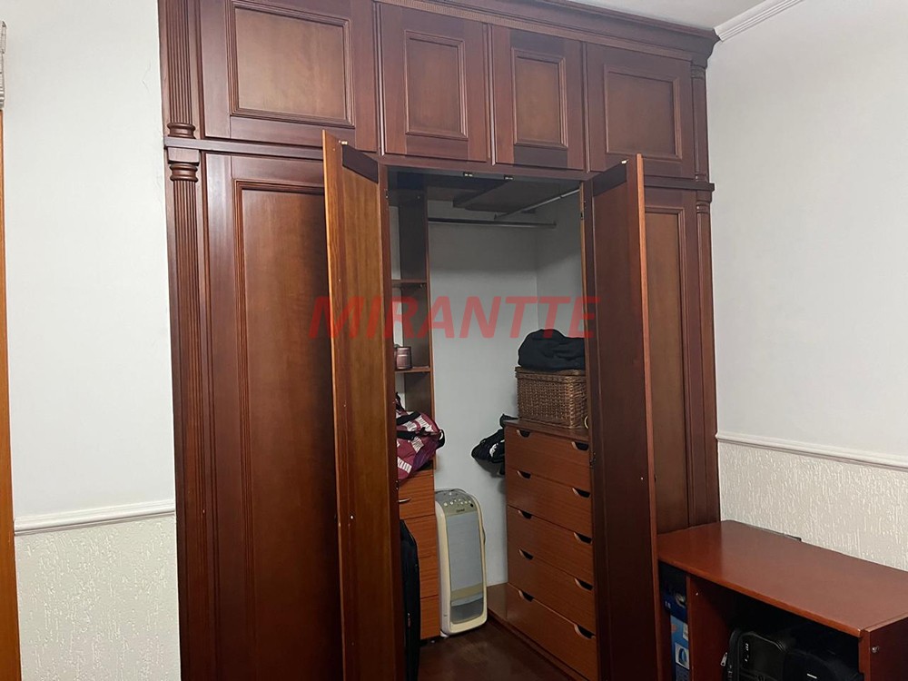 Sobrado de 254m² com 3 quartos em Santana