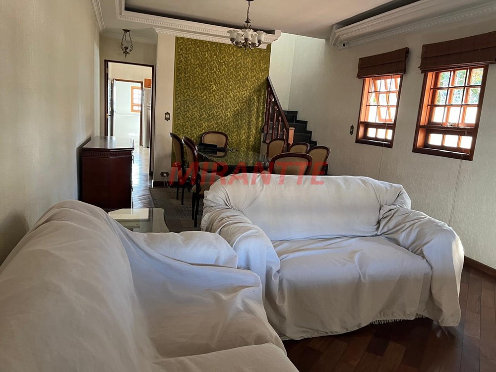 Sobrado de 254m² com 3 quartos em Santana