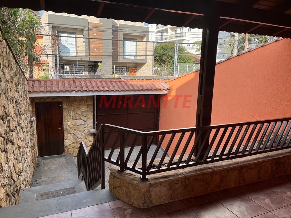 Sobrado de 254m² com 3 quartos em Santana