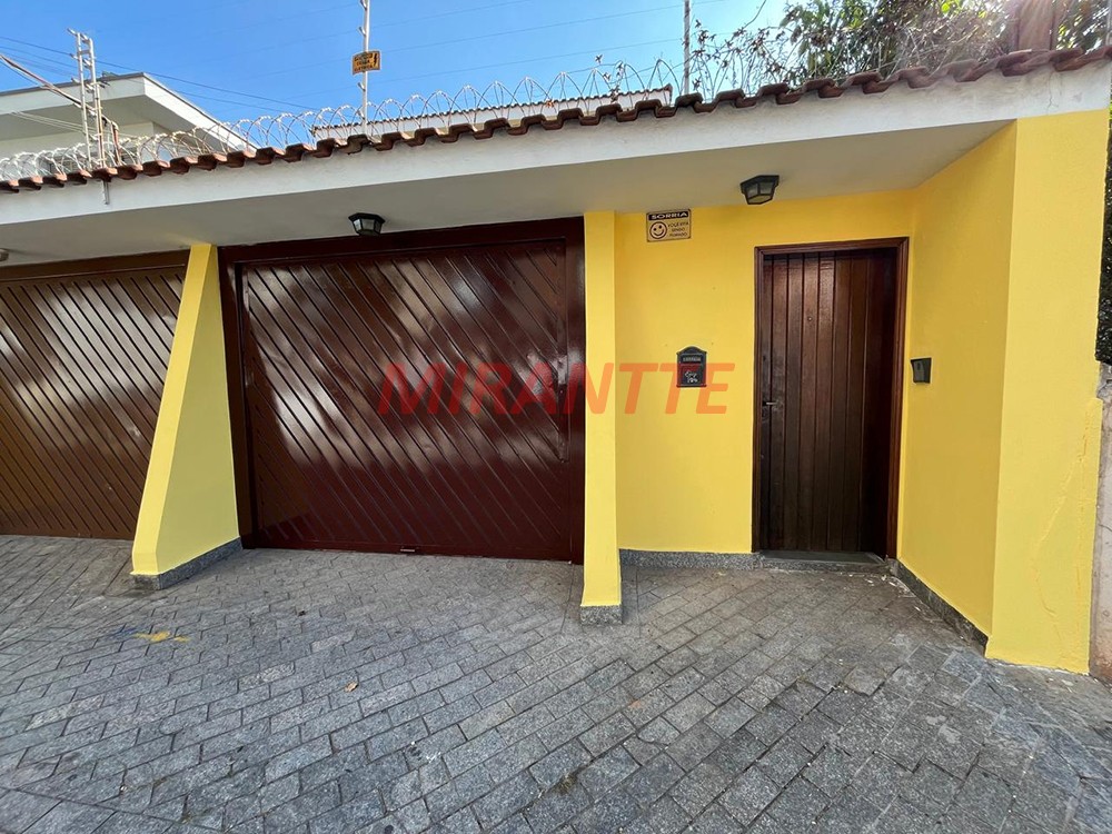 Sobrado de 254m² com 3 quartos em Santana