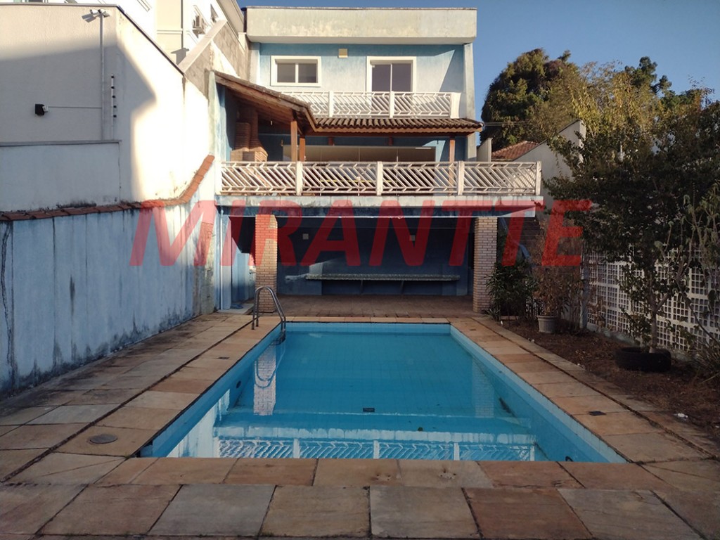 Sobrado de 359m² com 4 quartos em Horto Florestal