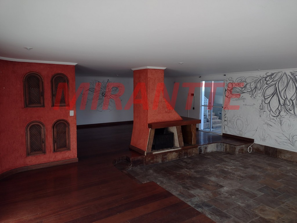 Sobrado de 359m² com 4 quartos em Horto Florestal