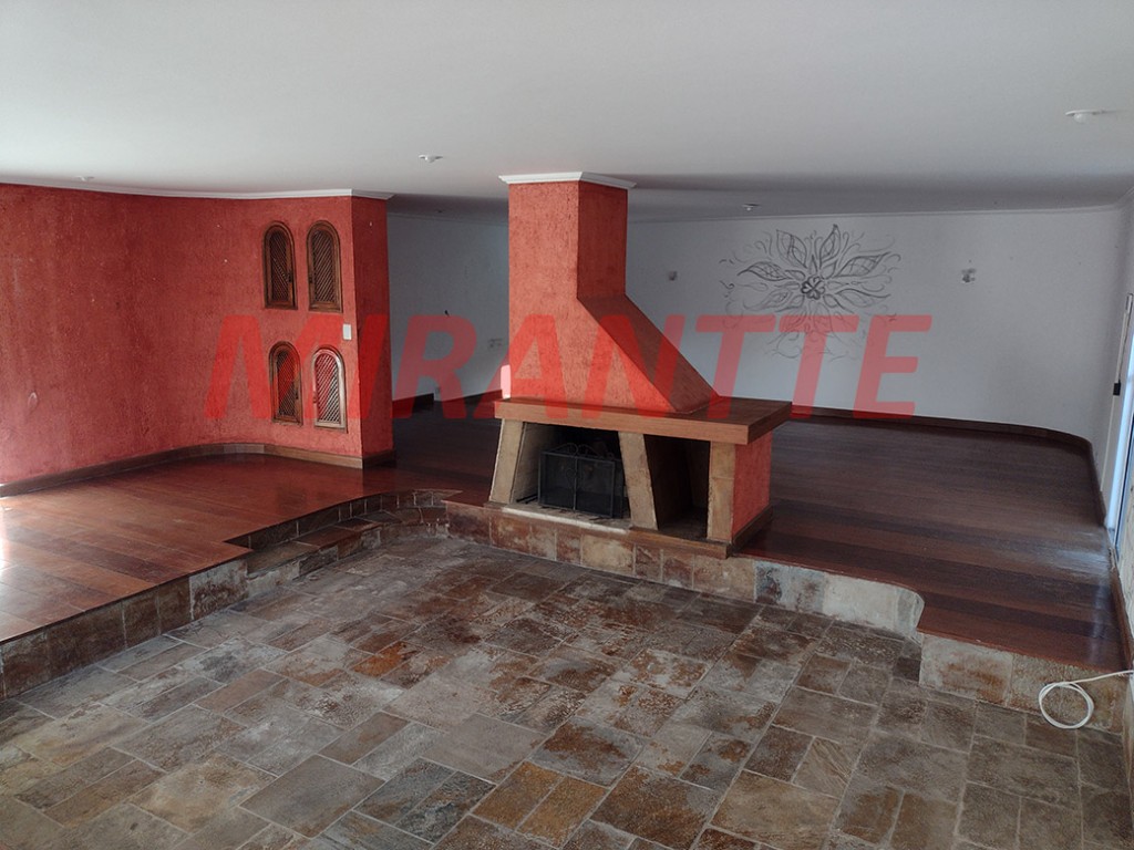 Sobrado de 359m² com 4 quartos em Horto Florestal