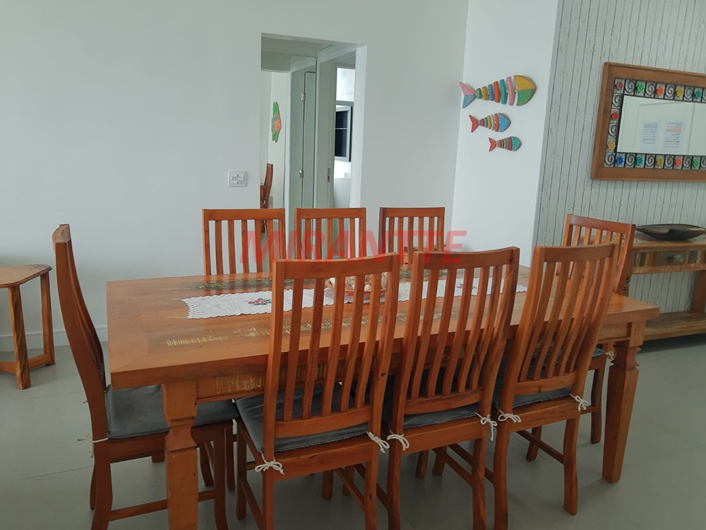 Apartamento com 3 quartos em Pitangueiras