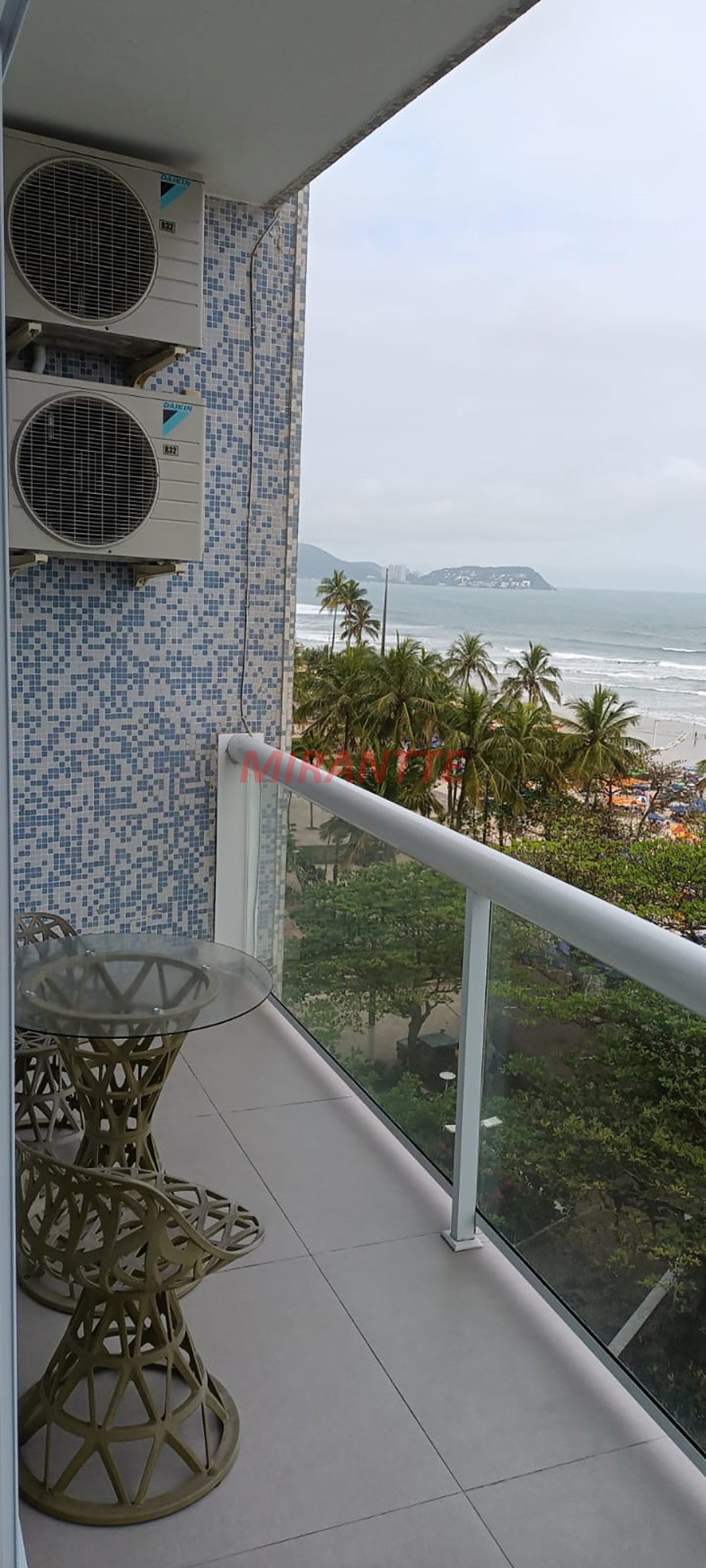 Apartamento com 3 quartos em Pitangueiras