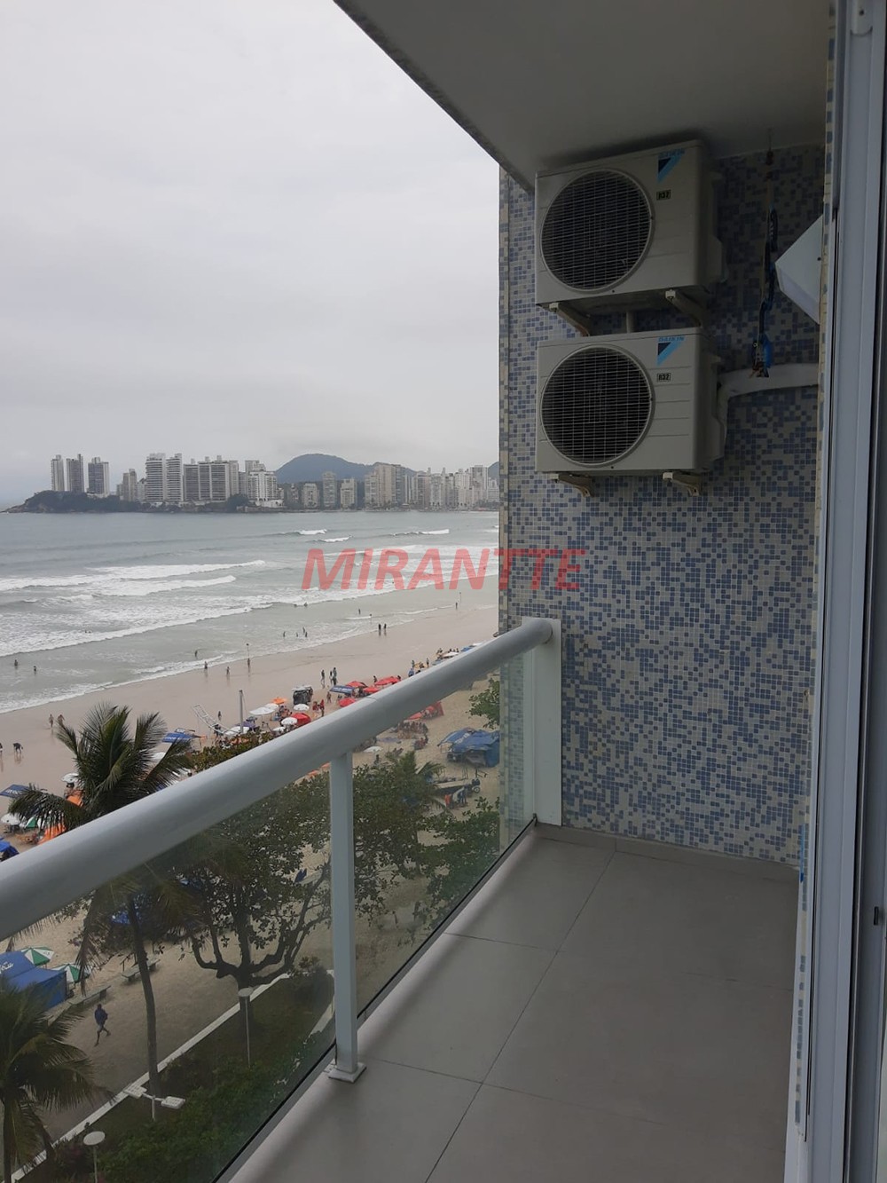 Apartamento com 3 quartos em Pitangueiras