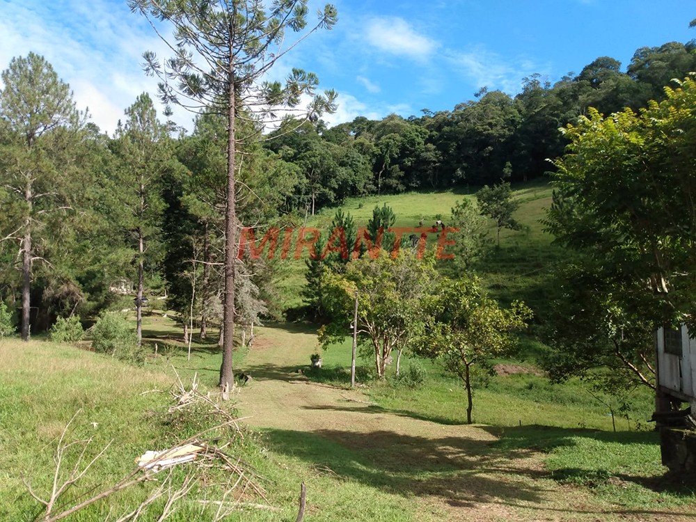 Sobrado de 80m² com 2 quartos em Mato Dentro