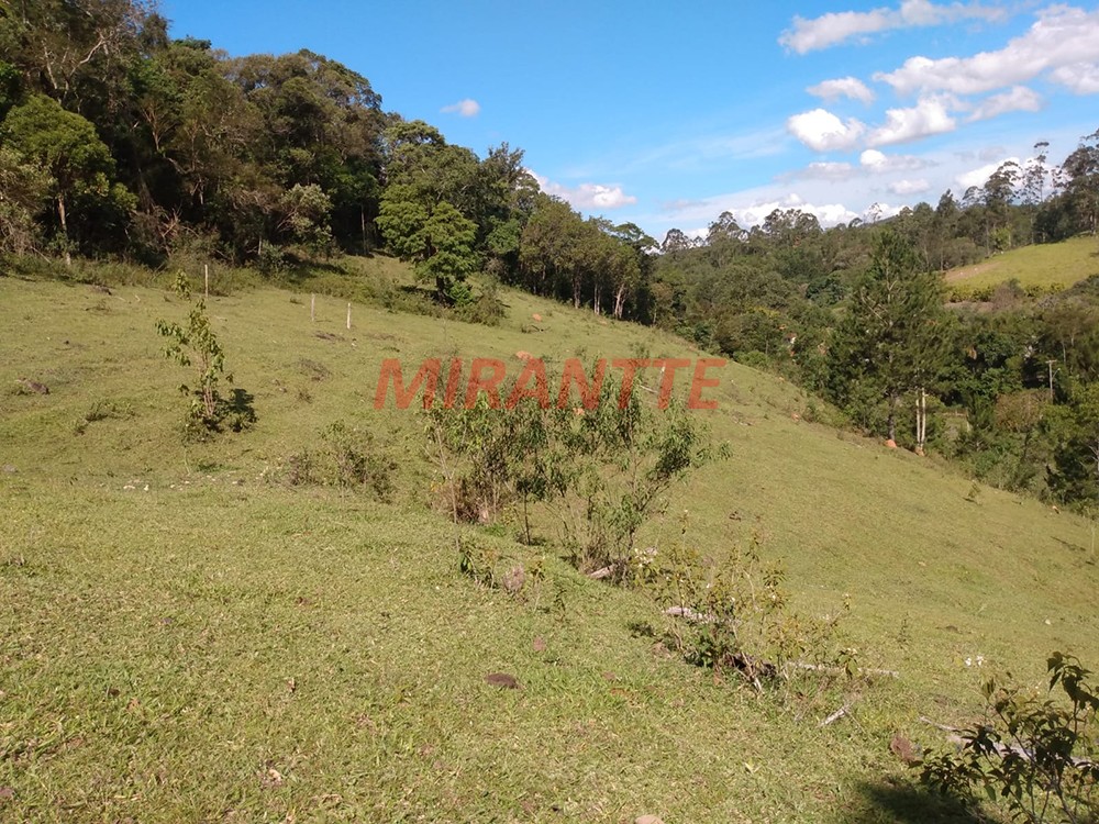 Sobrado de 80m² com 2 quartos em Mato Dentro