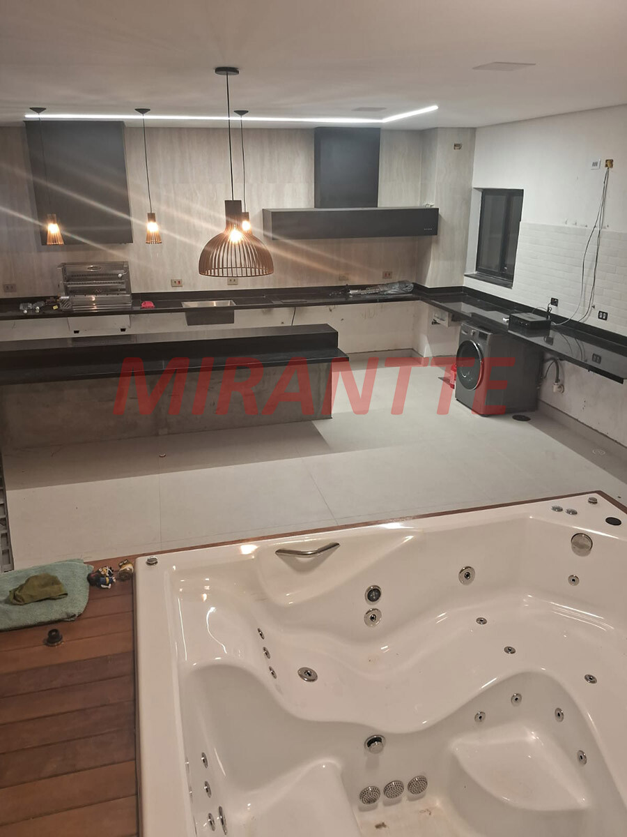 Sobrado de 294m² com 2 quartos em Sítio Barrocada