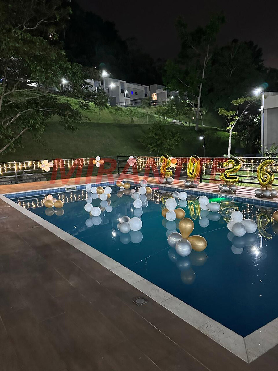 Sobrado de 294m² com 2 quartos em Sítio Barrocada