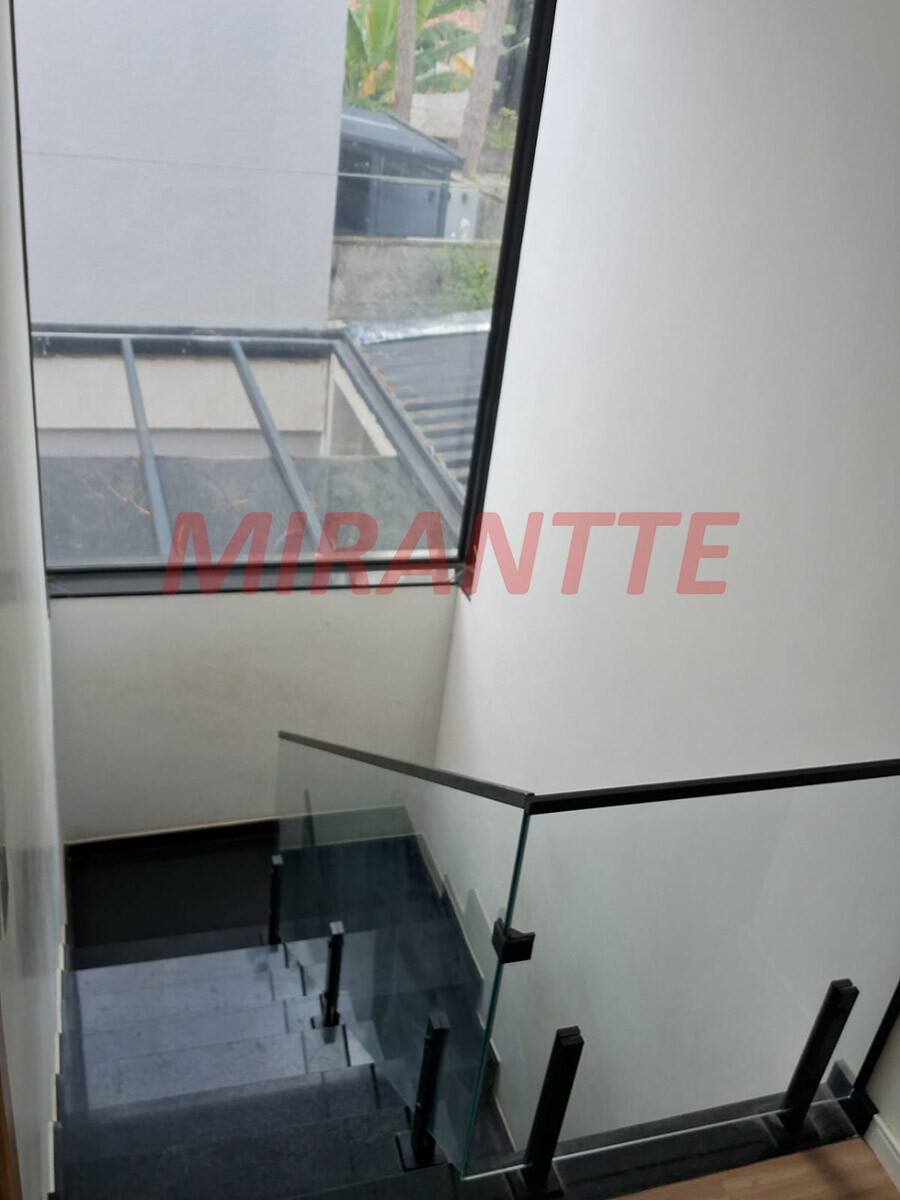 Sobrado de 294m² com 2 quartos em Sítio Barrocada