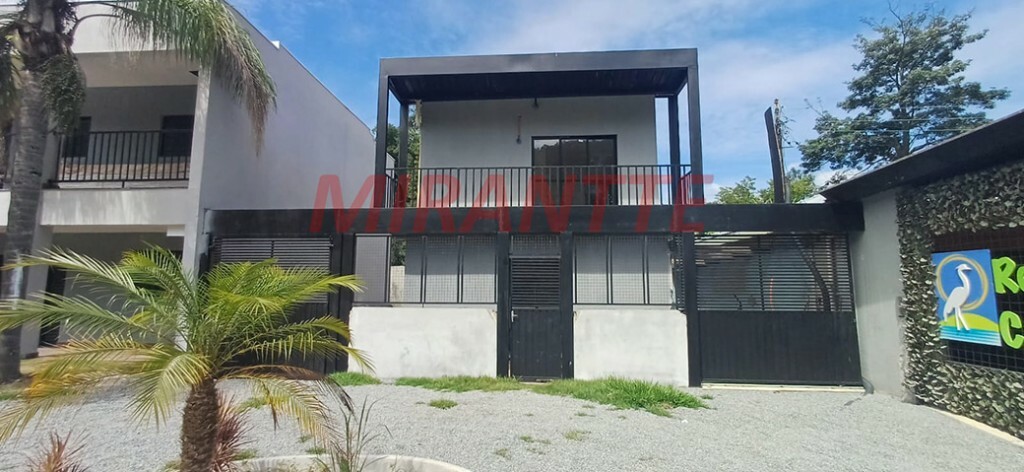 Sobrado de 294m² com 2 quartos em Sítio Barrocada