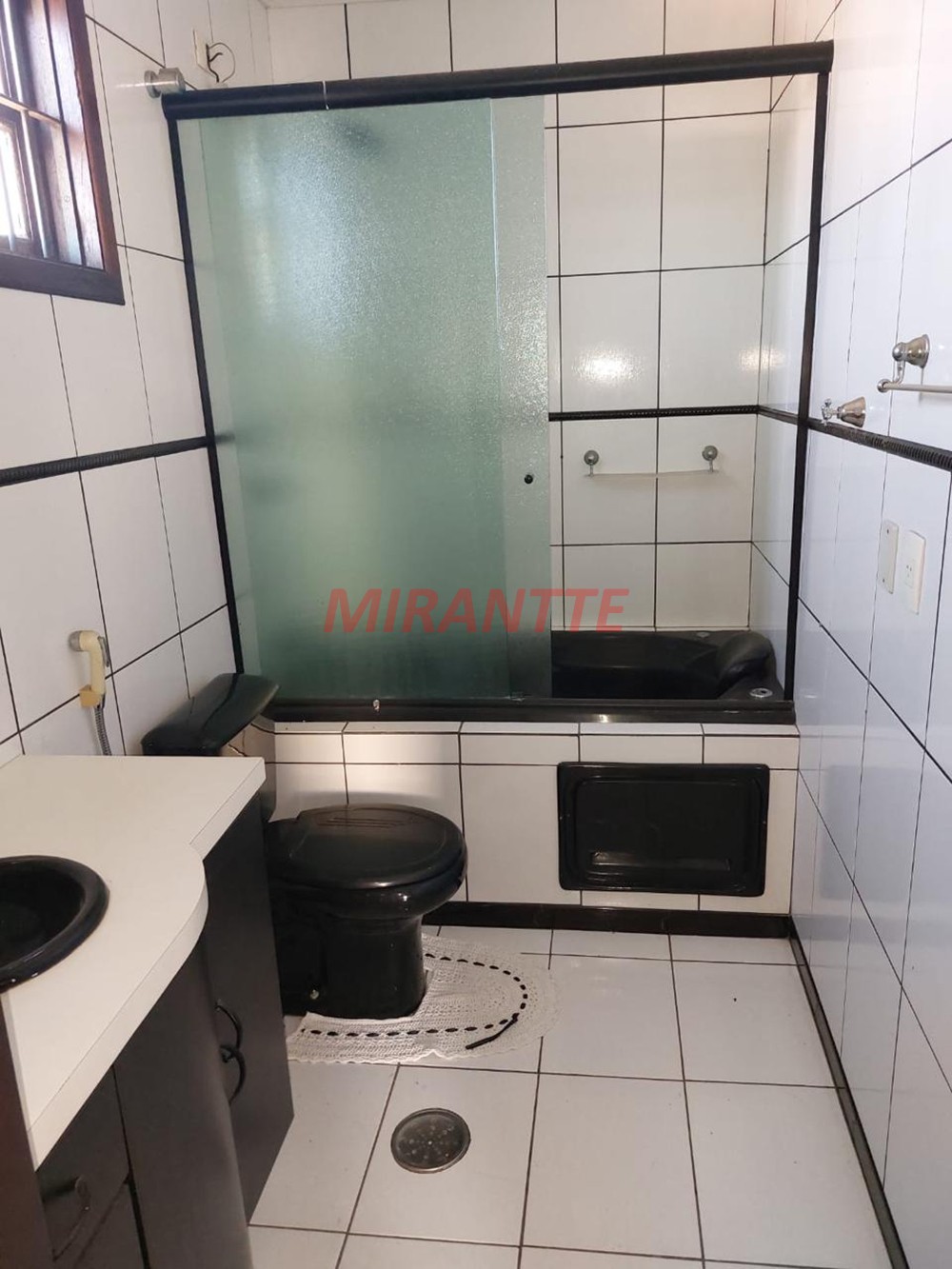 Sobrado de 264m² com 3 quartos em Vila Ré