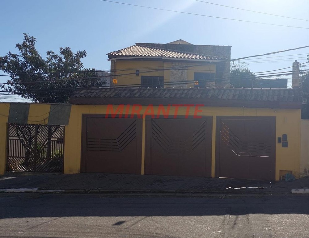 Sobrado de 264m² com 3 quartos em Vila Ré