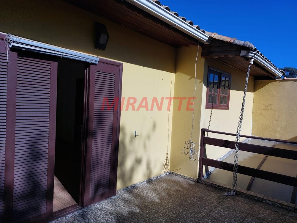 Sobrado de 264m² com 3 quartos em Vila Ré