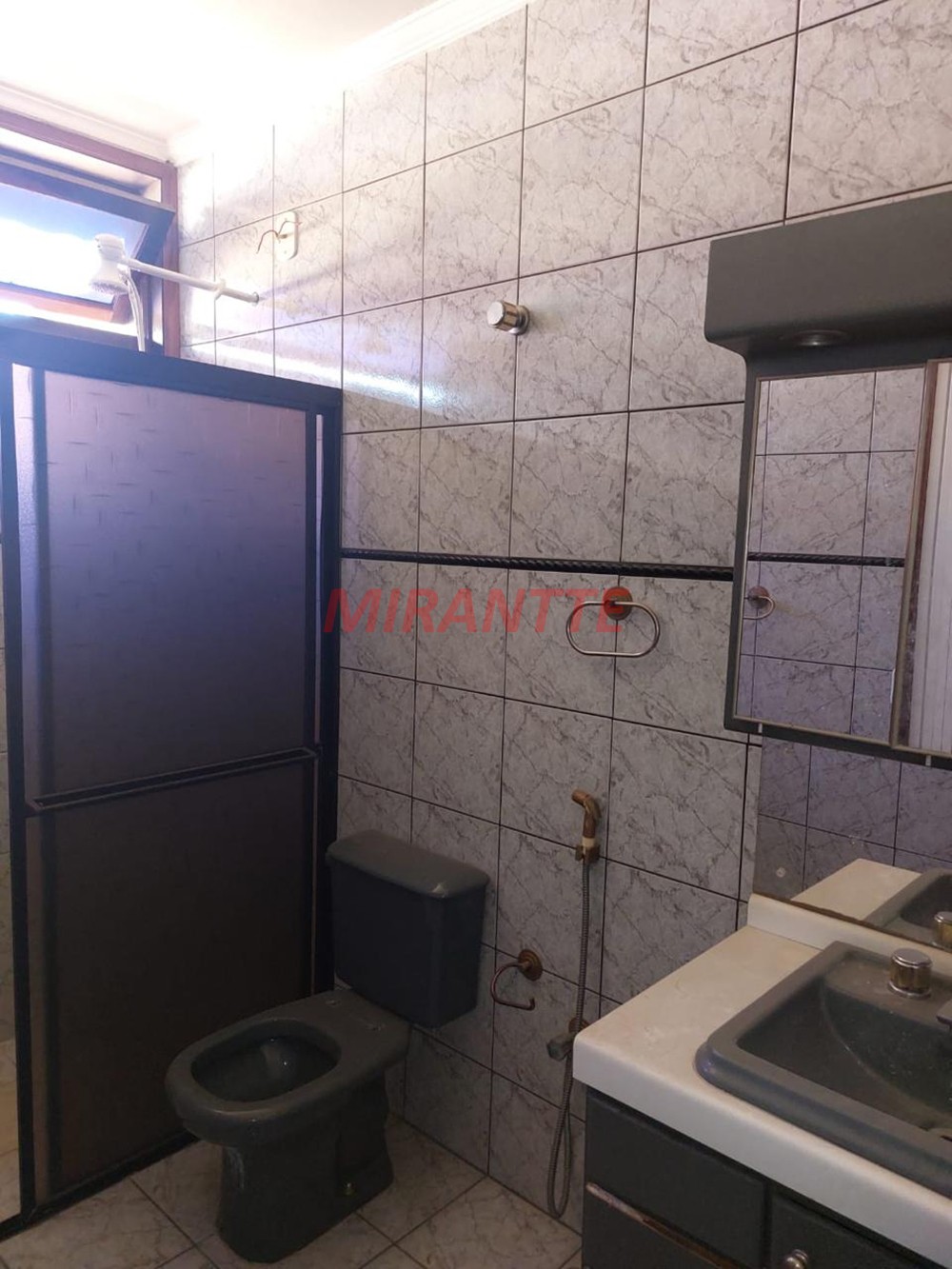 Sobrado de 264m² com 3 quartos em Vila Ré