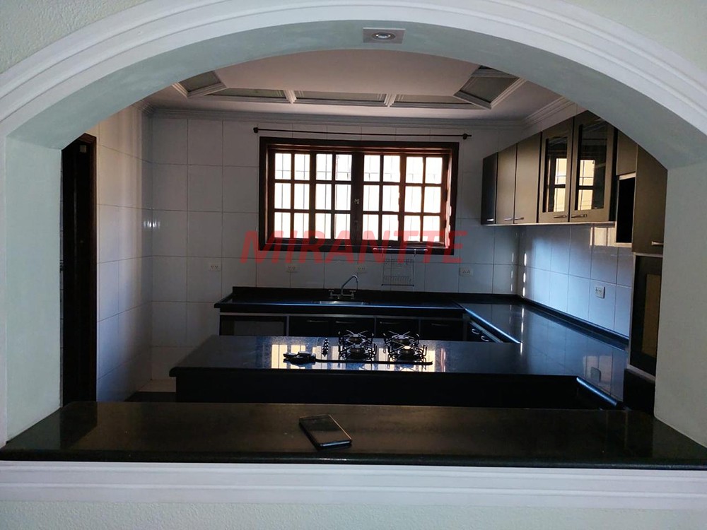Sobrado de 264m² com 3 quartos em Vila Ré