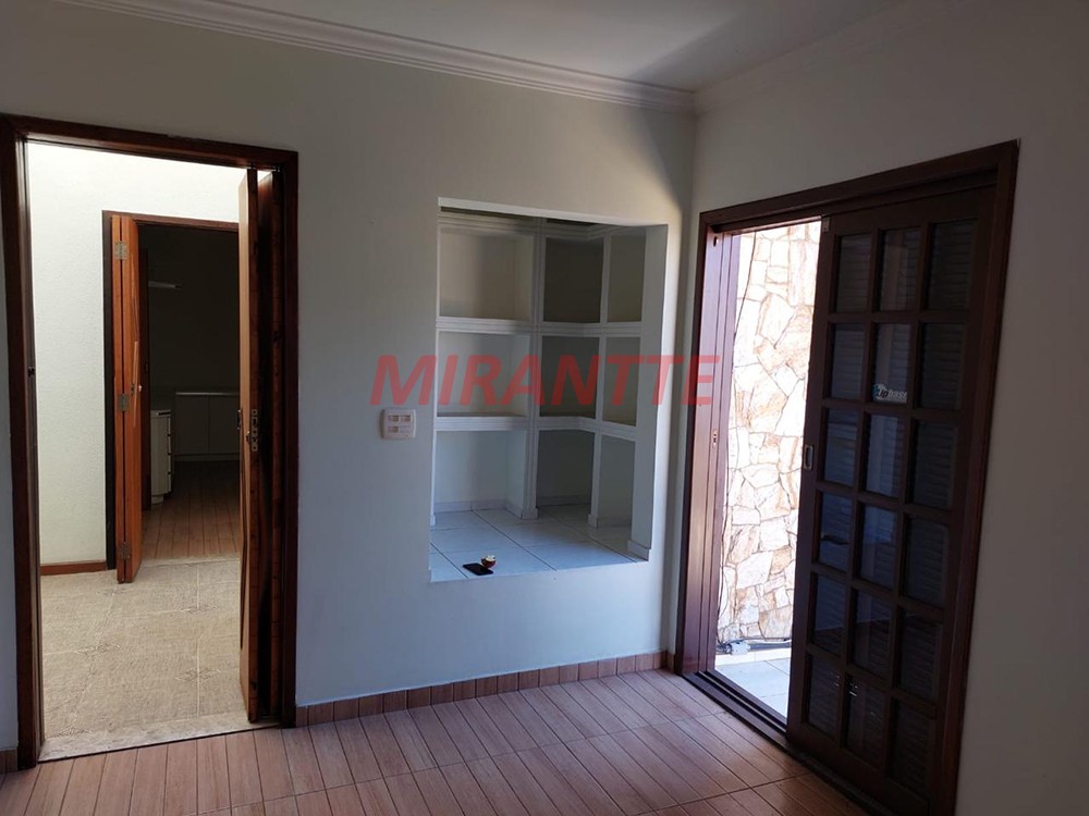 Sobrado de 264m² com 3 quartos em Vila Ré