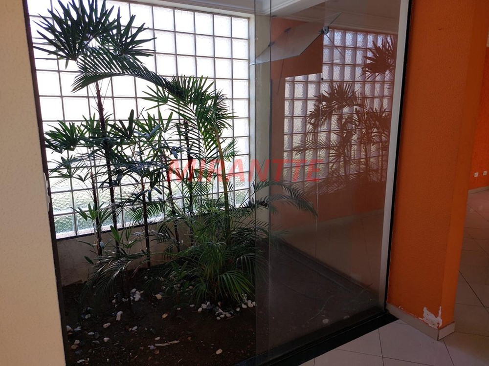 Sobrado de 264m² com 3 quartos em Vila Ré