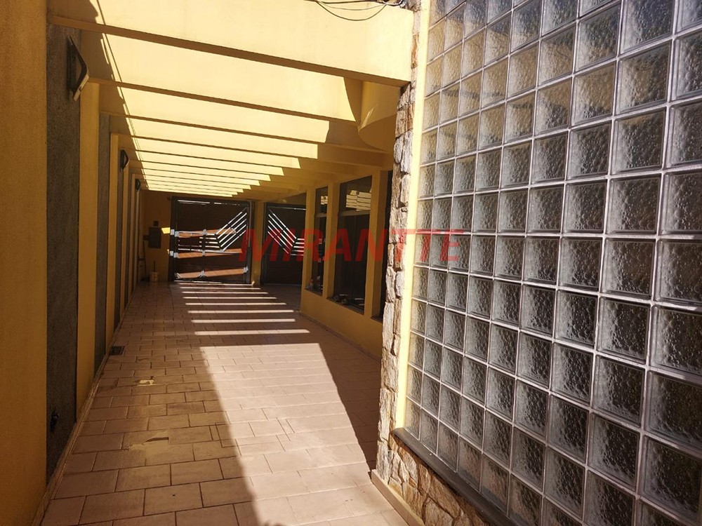 Sobrado de 264m² com 3 quartos em Vila Ré