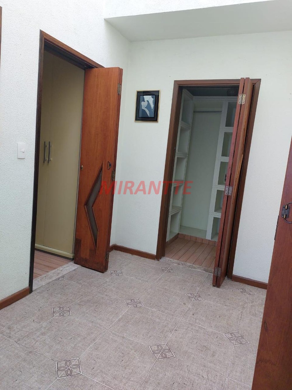 Sobrado de 264m² com 3 quartos em Vila Ré