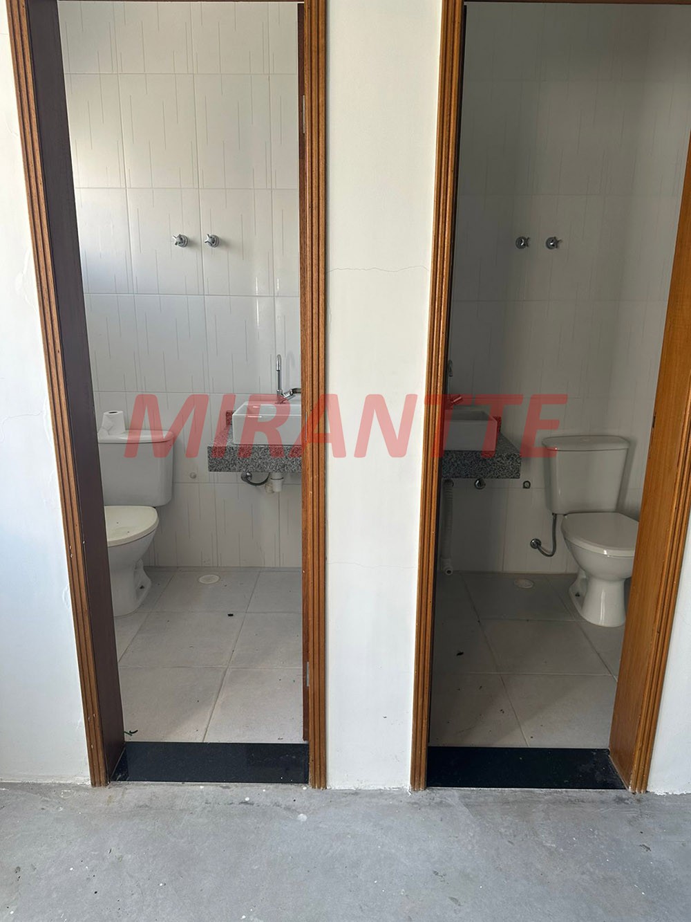 Comercial de 744m² em Água Fria