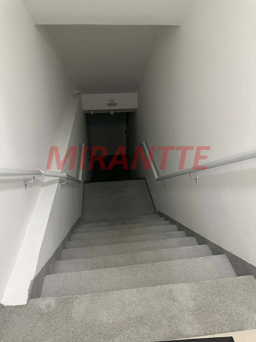 Comercial de 744m² em Água Fria