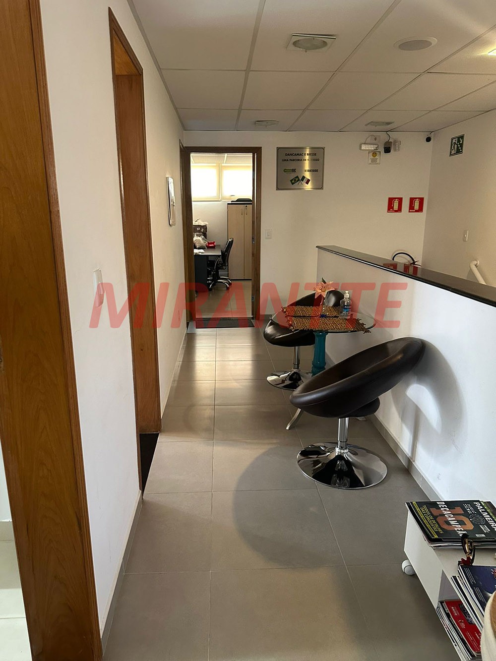 Comercial de 744m² em Água Fria