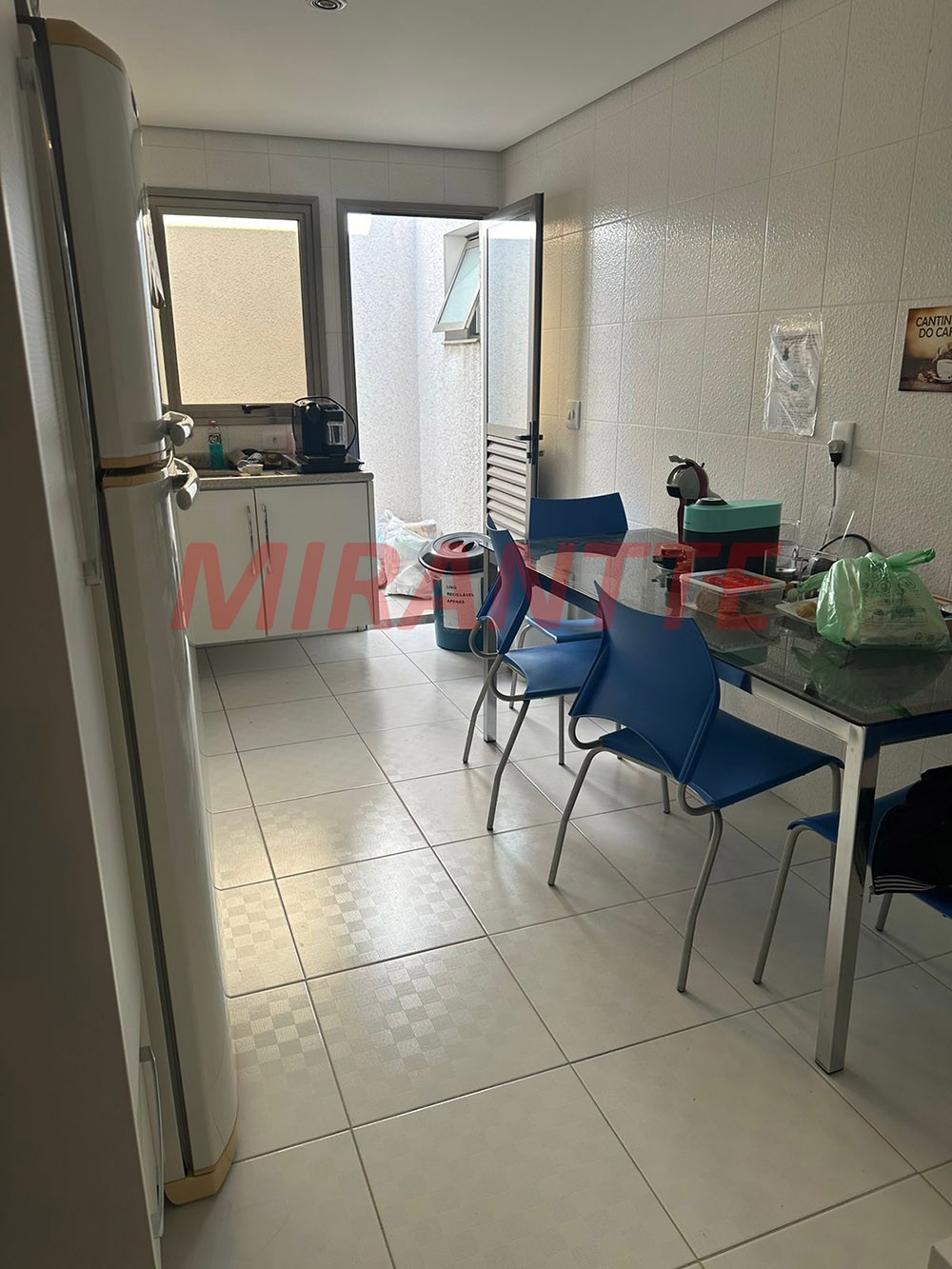 Comercial de 744m² em Água Fria