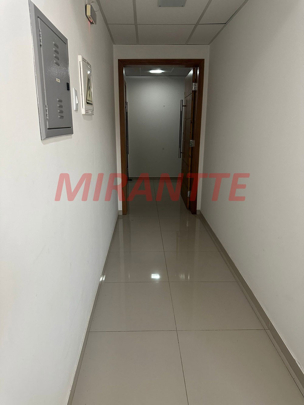 Comercial de 744m² em Água Fria