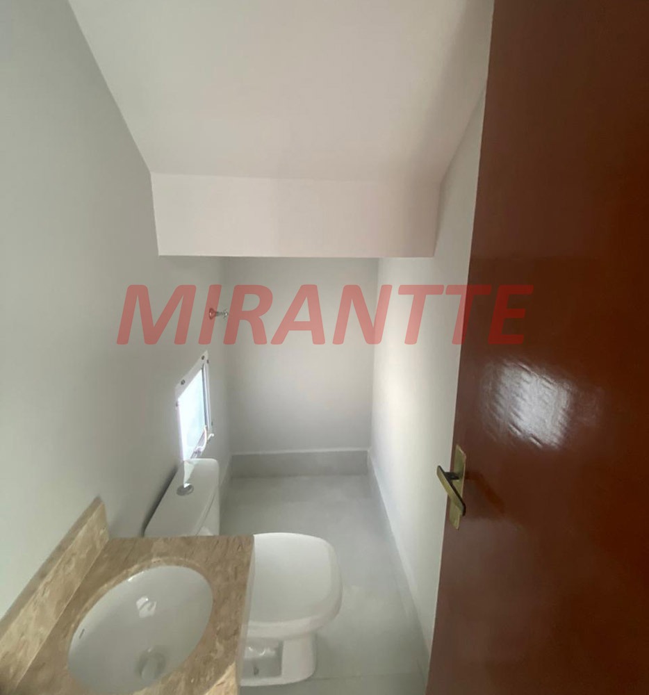 Sobrado de 30m² com 2 quartos em Jardim Brasil