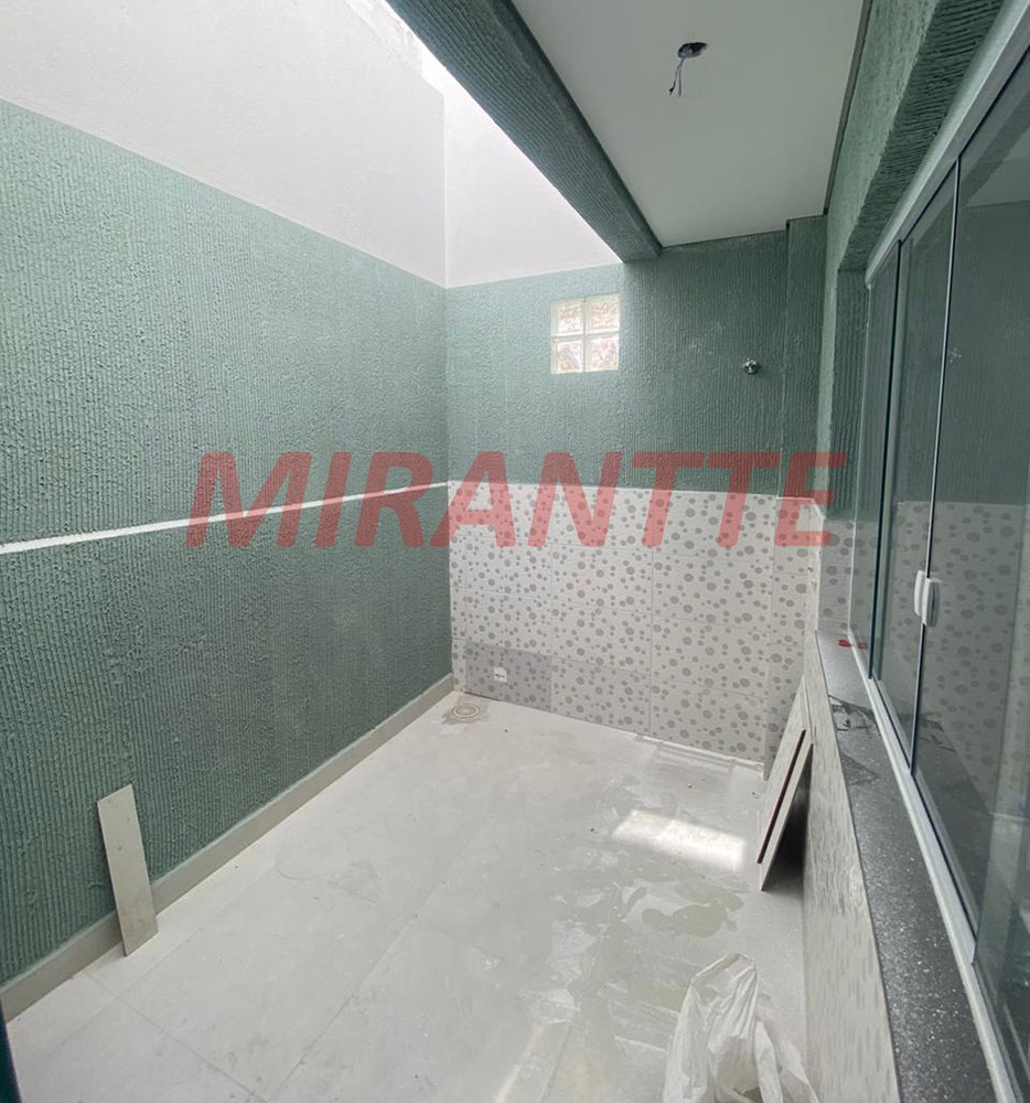 Sobrado de 30m² com 2 quartos em Jardim Brasil