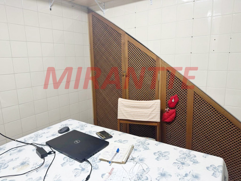 Sobrado de 162m² com 3 quartos em Horto Florestal