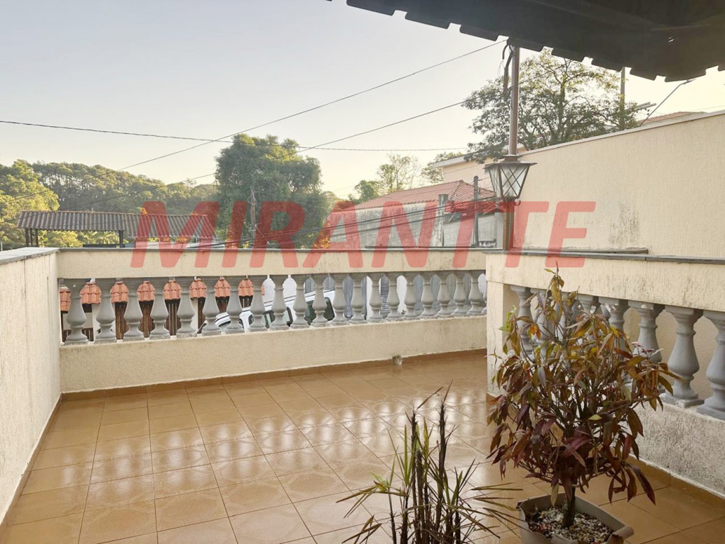 Sobrado de 162m² com 3 quartos em Horto Florestal