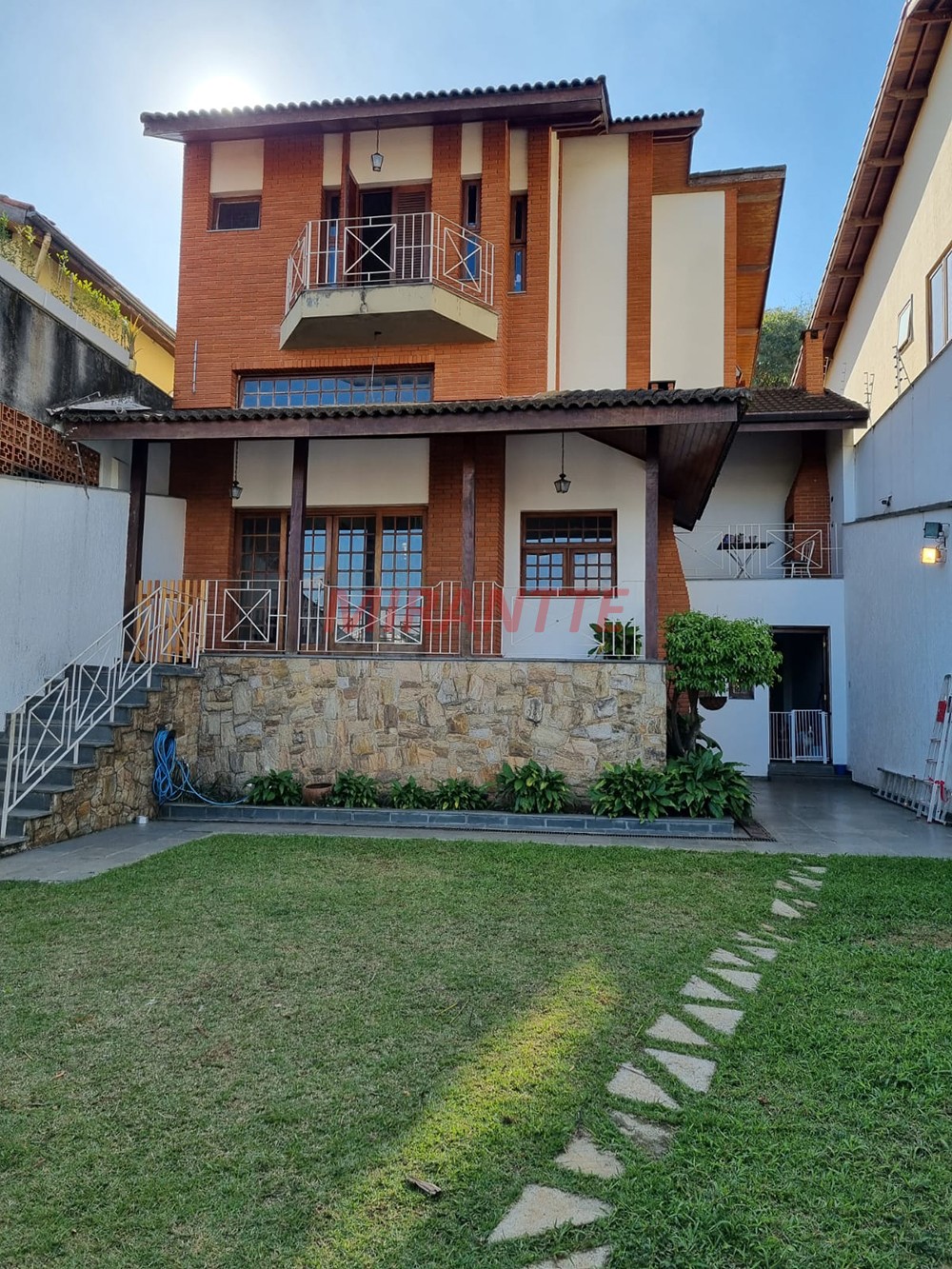 Sobrado de 276m² com 3 quartos em Mandaqui